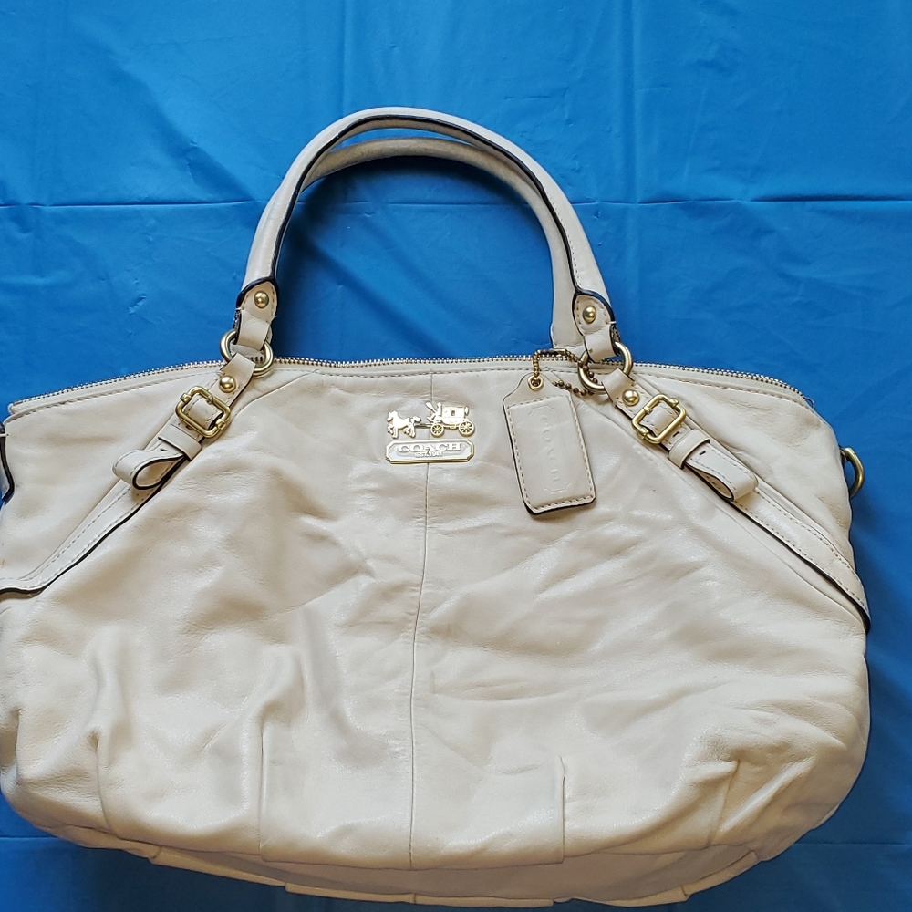 Used Coach purses - Picture 3 of 7